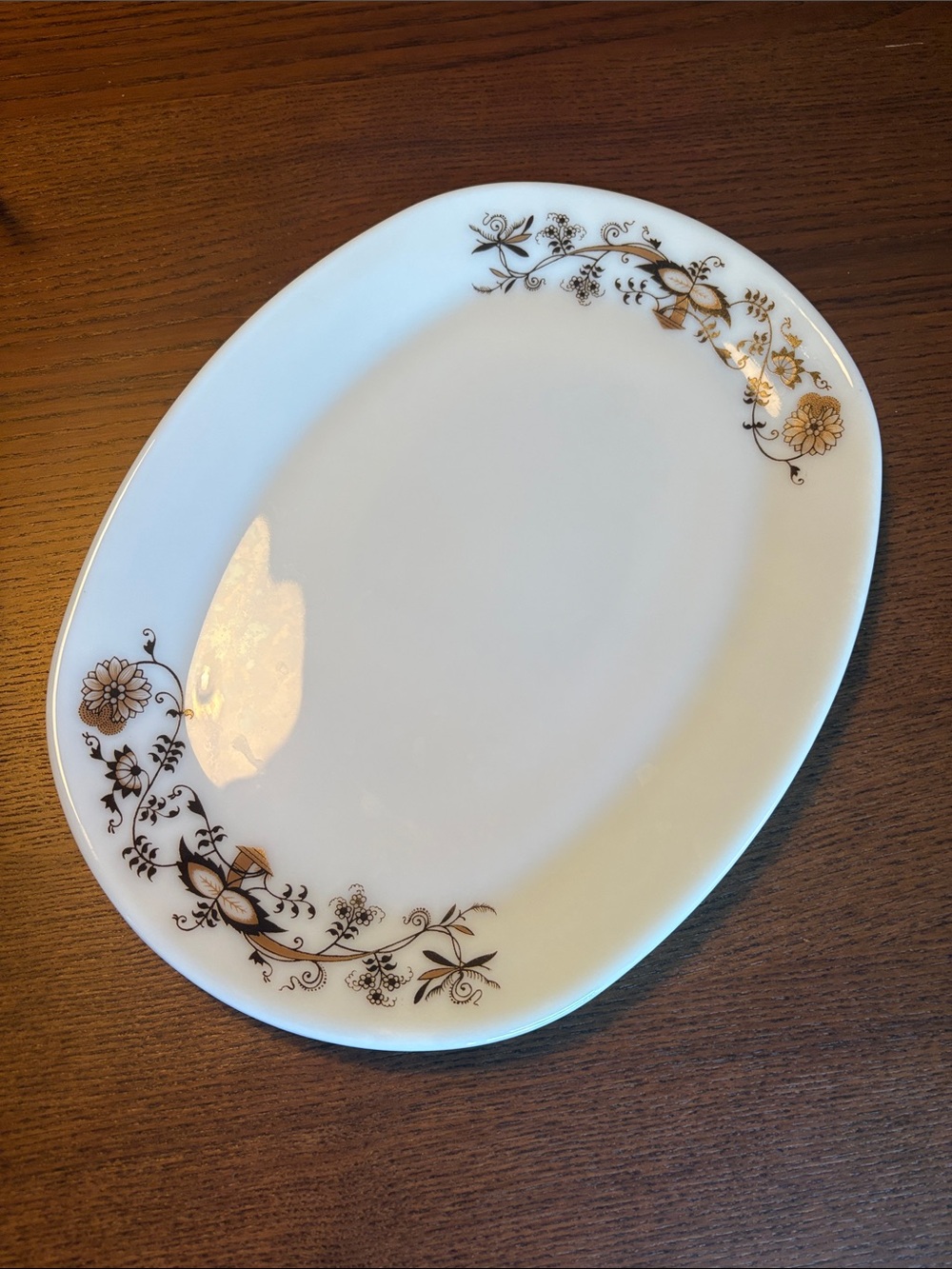 PYREX - England Milk Glass A-660-50J "Brown Vine" Platter